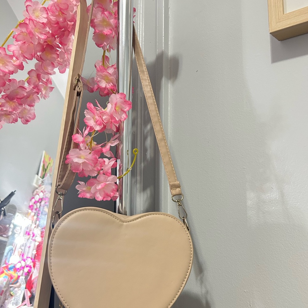 Heart-Shaped Cream Bag